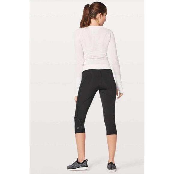 Lululemon Quick Feet Crop 19" Legging Black and White Size 4 - Picture 9 of 10